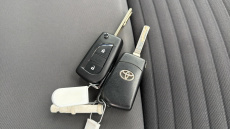 Toyota Yaris 1.5 VVT-i Icon Tech 5dr Petrol Hatchback